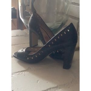 Peep-toe Pump (black) #shesdarlin!